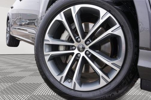 2025 Audi Q7 45 Premium Plus