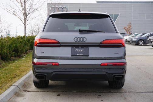 2025 Audi Q7 45 Premium Plus