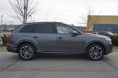 2025 Audi Q7 45 Premium Plus