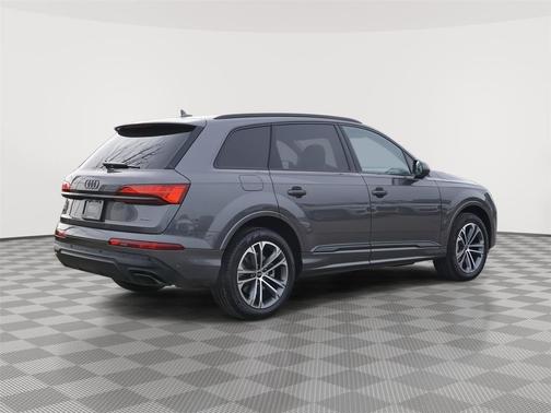 2025 Audi Q7 45 Premium Plus