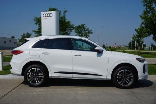 2025 Audi Q5 Premium