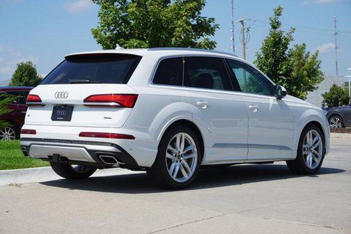 2025 Audi Q7 55 Premium Plus