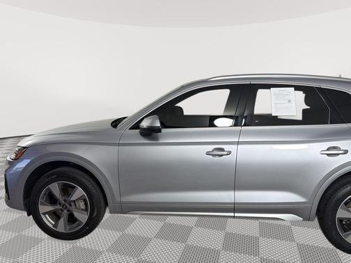 2023 Audi Q5 40 Premium Plus