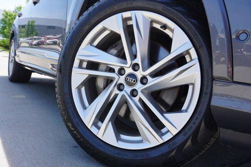 2021 Audi Q7 45 Premium Plus