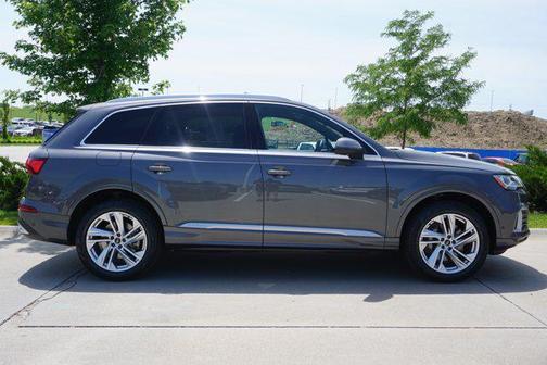 2021 Audi Q7 45 Premium Plus