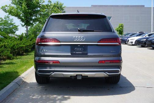 2021 Audi Q7 45 Premium Plus