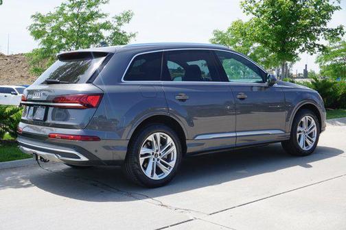 2021 Audi Q7 45 Premium Plus