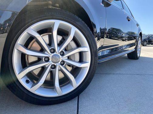 Mythos Black Metallic 2019 Audi A4 45 Premium