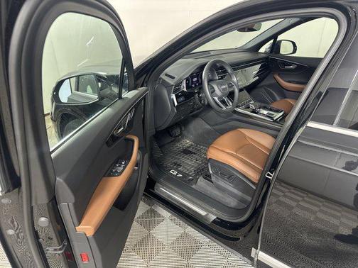 2023 Audi Q7 55 Premium
