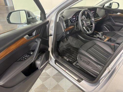 2023 Audi Q5 45 S line Premium Plus