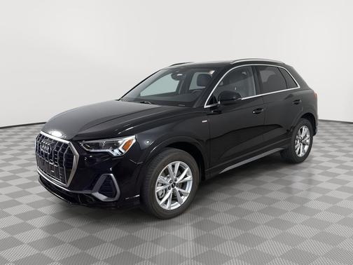Mythos Black Metallic 2025 Audi Q3 Premium 45 TFSI S line quattro Tiptronic