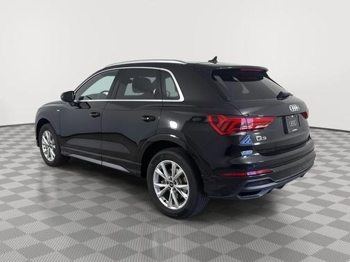 Mythos Black Metallic 2025 Audi Q3 Premium 45 TFSI S line quattro Tiptronic