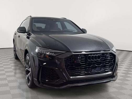 Mythos Black Metallic 2022 Audi RS Q8 4.0T