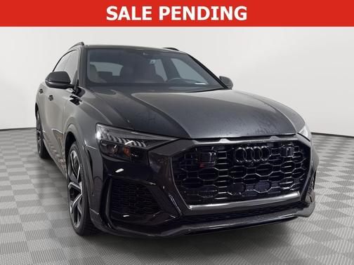 Mythos Black Metallic 2022 Audi RS Q8 4.0T