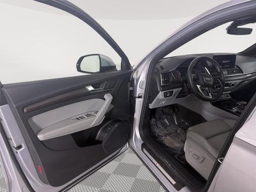 2022 Audi Q5 45 S line Premium