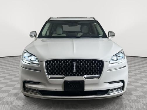 Pristine White Metallic Tri-Coat 2020 Lincoln Aviator Black Label AWD