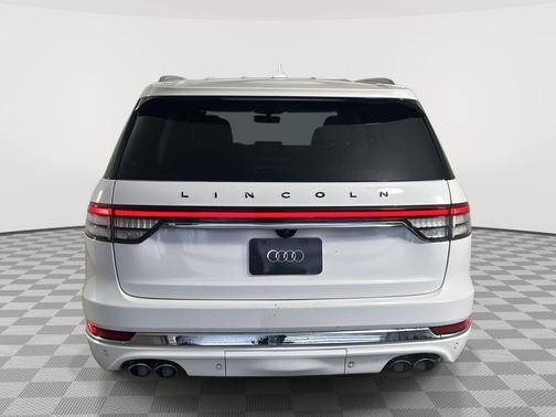 Pristine White Metallic Tri-Coat 2020 Lincoln Aviator Black Label AWD