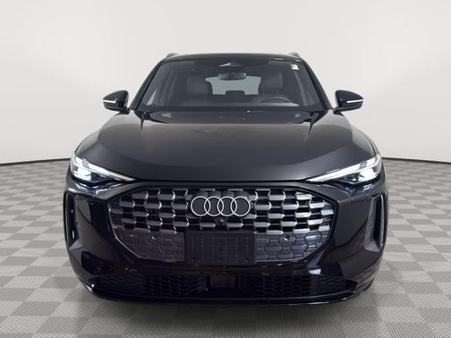 Mythos Black Metallic 2025 Audi Q5 Premium TFSI quattro S tronic