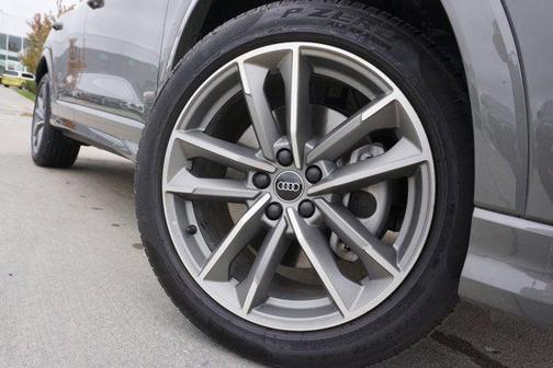 2025 Audi Q3 Premium 45 TFSI S line quattro Tiptronic