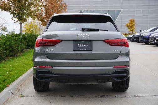 2025 Audi Q3 Premium 45 TFSI S line quattro Tiptronic