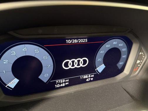 2025 Audi Q3 Premium 45 TFSI S line quattro Tiptronic