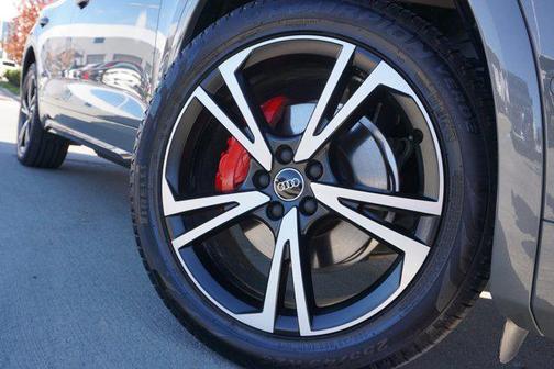 2025 Audi Q5 45 S line Prestige