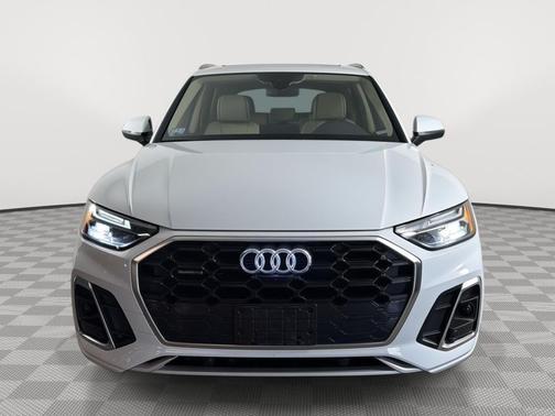 Glacier White Metallic 2023 Audi Q5 45 S line Premium Plus