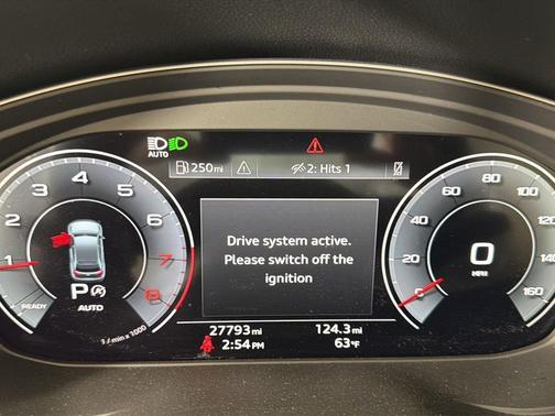 Glacier White Metallic 2023 Audi Q5 45 S line Premium Plus