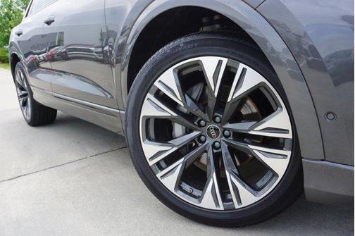 2024 Audi Q8 55 Premium Plus