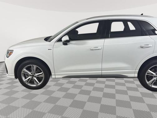 2023 Audi Q3 Premium 45 TFSI S line quattro Tiptronic