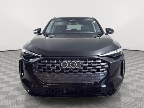 Mythos Black Metallic 2025 Audi Q5 Premium TFSI quattro S tronic