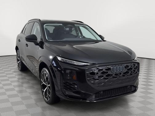 Mythos Black Metallic 2026 Audi Q3 S line