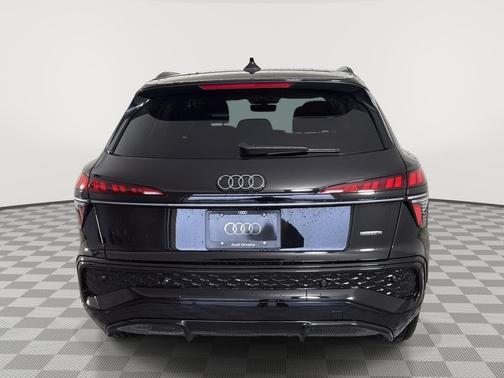 Mythos Black Metallic 2026 Audi Q3 S line