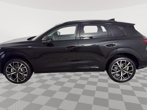 Mythos Black Metallic 2026 Audi Q3 S line