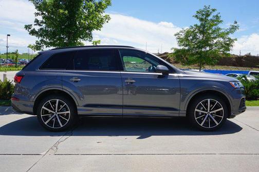 2022 Audi Q7 55 Premium Plus