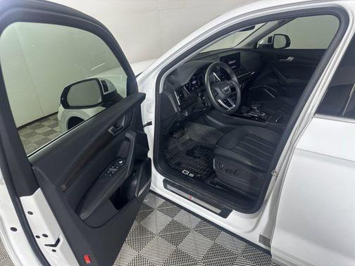2022 Audi Q5 45 S line Premium Plus