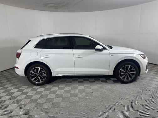 2022 Audi Q5 45 S line Premium Plus