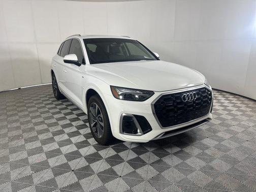 2022 Audi Q5 45 S line Premium Plus