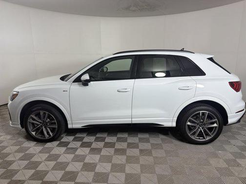 2025 Audi Q3 Premium 45 TFSI S line quattro Tiptronic