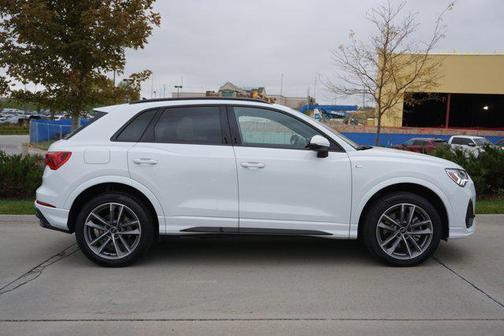 2025 Audi Q3 Premium 45 TFSI S line quattro Tiptronic