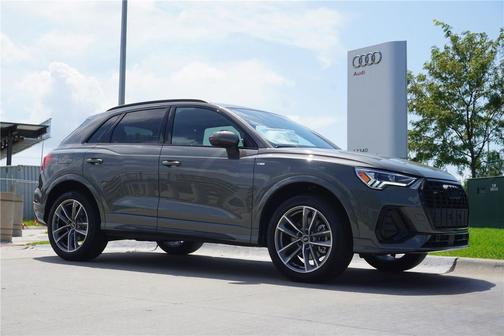 2025 Audi Q3 Premium 45 TFSI S line quattro Tiptronic