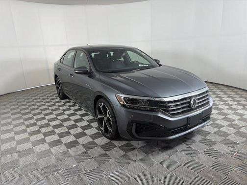2022 Volkswagen Passat 2.0T R-Line