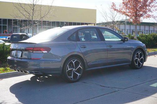 2022 Volkswagen Passat 2.0T R-Line