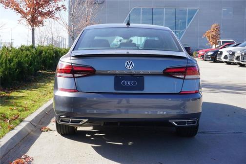 2022 Volkswagen Passat 2.0T R-Line