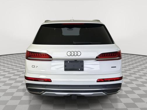 Carrara White 2021 Audi Q7 55 Premium