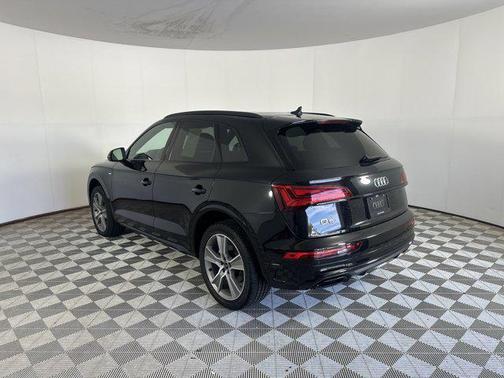 2025 Audi Q5 45 S line Premium