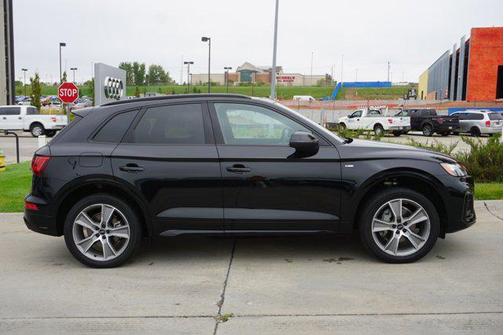 2025 Audi Q5 45 S line Premium