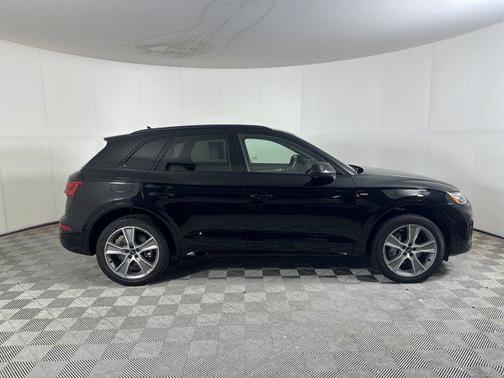 2025 Audi Q5 45 S line Premium