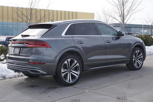 2021 Audi Q8 55 Premium Plus