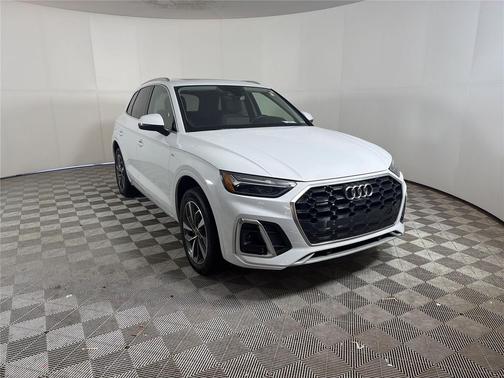 2023 Audi Q5 45 S line Premium Plus